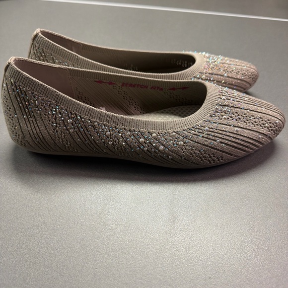 SKECHERS Cleo 2.0 Glitzy Daze Womens 8 Shoes Taupe Knit Rhinestone Pearl Flat - Picture 3 of 8